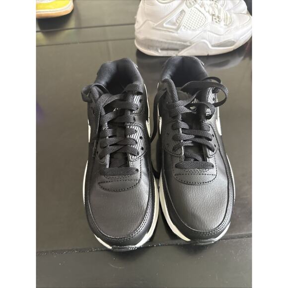 Size 4y Nike Air Max90 Black HF6358-002 NBS212 - Picture 1 of 5